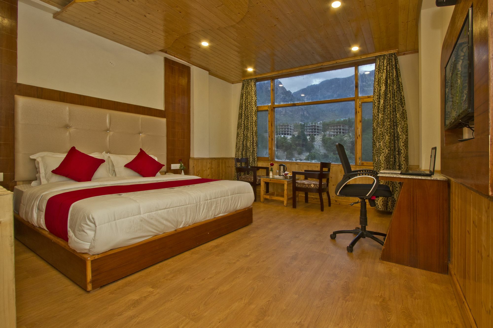 Sarthak Regency By M K Hospitality,Rangri, Manali,Hp,Just 1 Kms From Volvo Parking Hotel Exterior photo
